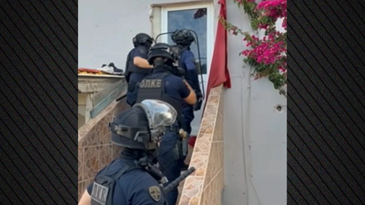 Συνολικά δέκα συλλήψεις πραγματοποίησε η ΕΛ.ΑΣ. κατά τη διάρκεια της μεγάλης επιχείρησης για την πάταξη της ρευματοκλοπής στα Σπάτα.