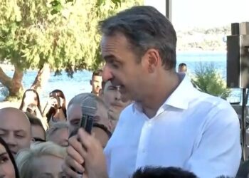 Μητσοτάκης από τη Βούλα κατά αντιπολίτευσης: Ο «τζάμπα 1» συναγωνίζεται τον «τζάμπα 2»