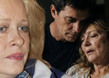 Νόρα Βαλσάμη: Η δύσκολη καθημερινότητα, τα προβλήματα υγείας και η στήριξη του γιου της