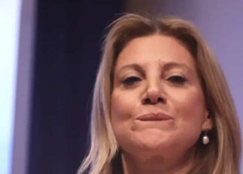 Η Καρυστιανού προκαλεί Μητσοτάκη: «Θέλω ντιμπέιτ μαζί του, έχω πολλά να ρωτήσω – Πόσα κοστίζει το Μαξίμου κάθε μήνα;»