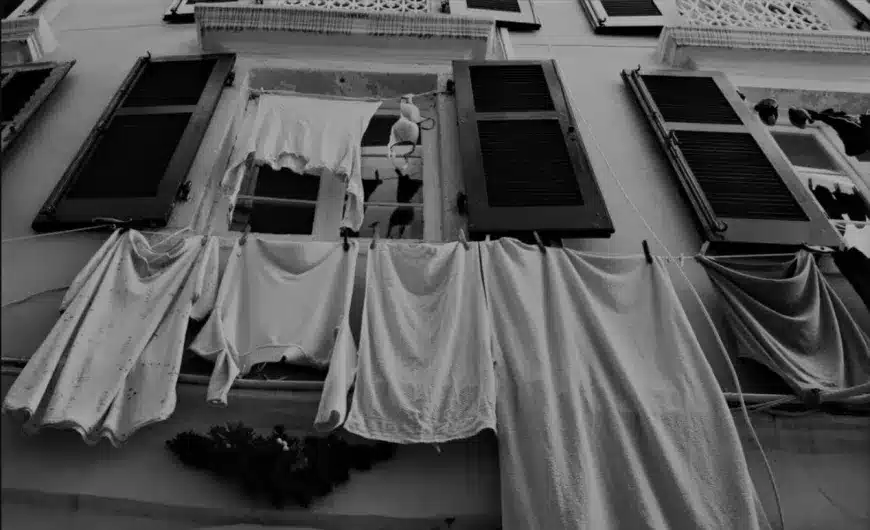Πρόστιμα έως 500 ευρώ για μπουγάδα στο μπαλκόνι - Δείτε σε ποιες περιοχές 2 stigmiotypo othonis 2026 06 09 131537.png