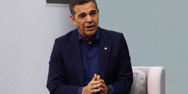 Τσίπρας: «Δεν πήγα στο Columbia, έμαθα αγγλικά σε φροντιστήριο, γι’ αυτό δεν έχω καλή προφορά»