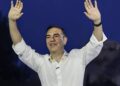 ΜΟΛΙΣ ΜΑΘΕΥΤΗΚΕ ΓΙΑ ΤΟΝ ΤΣΙΠΡΑ – ΕΚΑΝΕ ΚΙΝΗΣΗ «ΜΑΤ» – ΕΤΣΙ ΘΕΛΕΙ ΝΑ ΓΙΝΕΙ ΠΡΩΘΥΠΟΥΡΓΟΣ