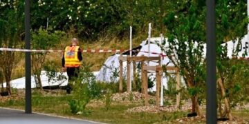 Τραγωδία: Συνετρίβη αεροσκάφος που μετέφερε ομάδα αλεξιπτωτιστών – Τουλάχιστον 11 νεκροί