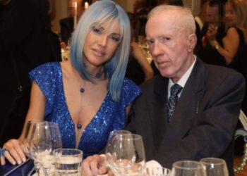 Παλάτι 1.100 τ.μ. με πισίνα: Το σπίτι στο Ψυχικό που αγόρασε ο Πλεύρης για να φωλιάσει τον έρωτά του με τη Τζόρτζια Σιακαβάρα