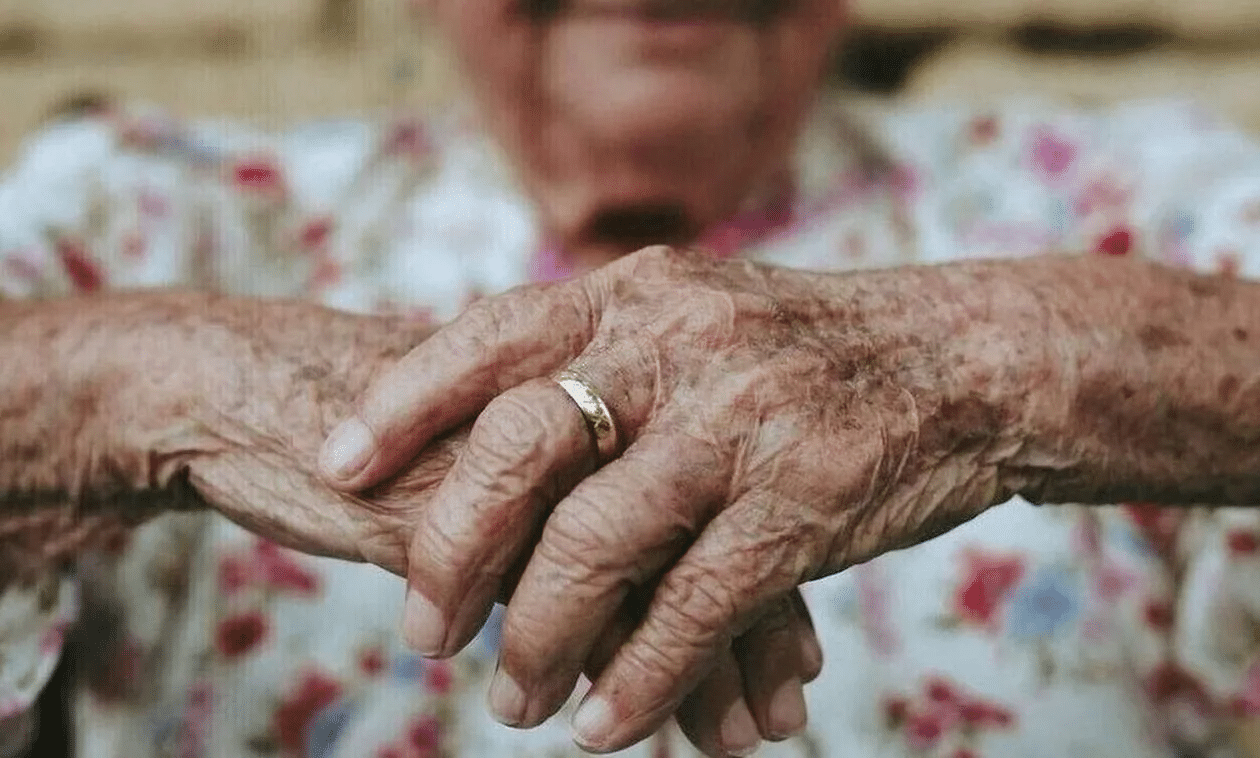 Λαμία: Ζήτnσαν σε 83χρονη 100.000 για δήθεν τροχαiο του γιου της αλλά αuτή τους την «έφερε» για τα καλά 1 402