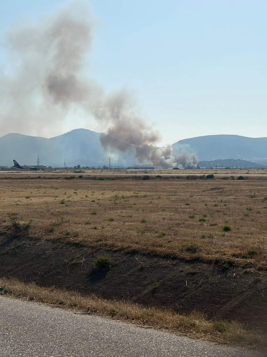 Φωτιά στο Κορωπί: Ήχησε το 112 για «ετοιμότητα», σηκώθηκαν εναέρια μέσα 2 749389924 3159371814249059 6890858769276020294 n