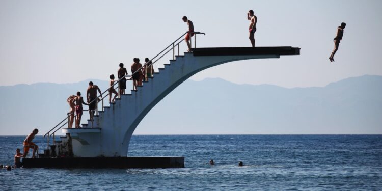 Απλησίαστες οι διακοπές για οικογένειες στην Ελλάδα: Τα ακτοπλοϊκά από 500 ευρώ, τα δωμάτια των 200 ευρώ και οι τιμές που «ξεφεύγουν»