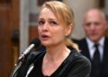 Κηδεία Μάρως Κοντού: «Τσάκισε» τους πάντες ο επικήδειος της Παλληκαράκη – «Κράτησες περήφανο το παιδί μέσα σου»