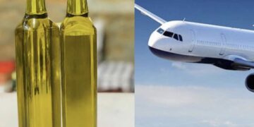 Απαγορεύσαν σε τουρίστα να πάρει μαζί του στο αεροπλάνο λάδι από την Κρήτη και αστυνόμος βρηκε την λύση – «Μην ανησυχείτε. Θα σας βοηθήσω»
