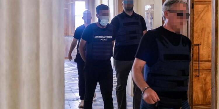 ΕΚΤΑΚΤΟ – ΡΑΓΔΑΙΕΣ ΕΞΕΛΙΞΕΙΣ: Σε κατ΄οίκον περιορισμό ο 41χρονος για τον θάνατο της διασώστριας στη Σύρο – Ελεύθερη η σύζυγός του