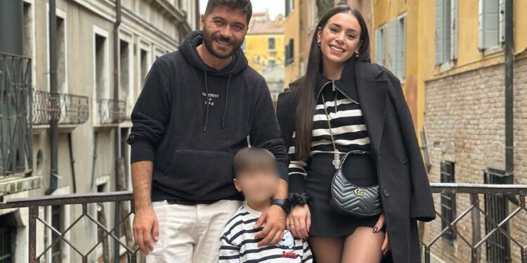Ξέσπασε η σύζυγος του Άρη Τσάπη μετά το σχόλιο για τα χαστούκια σε παιδιά – «Εύχομαι να μάθεις με τον χειρότερο τρόπο…»