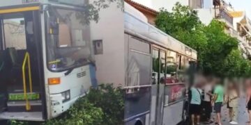 Πήγε στην δουλειά του και δεν γύρισε ποτέ: Οδηγός λεωφορείου στο Αίγιο υπέστη ανακοπή καθώς οδηγούσε – Σπαρακτικές εικόνες