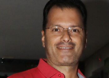 Τάσος Τεργιάκης: «Αλήτη, να σε έπιανα στα χέρια μου…» – Άγριο ξέσπασμα από τον δημοσιογράφο