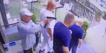 Σκληρό βίντεο: Η στιγμή που ο πιο επικίνδυνος εγκληματίας του Ισραήλ δολοφονείται εν ψυχρώ (video)