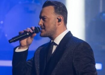 Σάκης Αρσενίου: Δύσκολες ώρες για τον γνωστό τραγουδιστή – Μεταφέρθηκε εκτάκτως στο νοσοκομείο