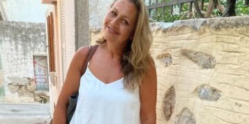 51χρονη δασκάλα έπεσε σε κώμα μετά από διακοπές στη Σύρο – Ζει με 18 χάπια την ημέρα (video)