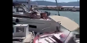 Χάος στο λιμάνι: Ακυβέρνητο ιστιοφόρο προσκρούει σε σκάφη – Οι φωνές αγωνίας (video)