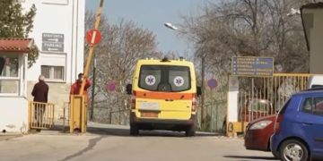 Σε κρίσιμη κατάσταση 9χρονος που κινδύνευσε να πνιγεί σε παραλία της Ηλείας