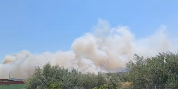Φωτιά στη Βιομηχανική Περιοχή Κορωπίου, μήνυμα από το 112 για ετοιμότητα