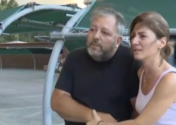 Σπαρακτικές στιγμές στη Σίβηρη Χαλκιδικής: «Πάει το σπίτι μου, πάνε τα σκυλάκια μου» (video)