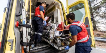 Τραγωδία: 27χρονος βούτηξε στη θάλασσα να πιάσει το κινητό του και πνίγηκε
