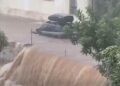 Χάος από τη σφοδρή νεροποντή: Δρόμοι έγιναν ποτάμια και εικόνες καταστροφής μέσα σε λίγα λεπτά