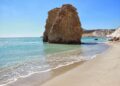 Alldaynews.gr 33χρονος ανέβηκε σε βράχο 20 μέτρων μέσα στη θάλασσα στη Μήλο και δεν μπορούσε να κατέβει – Στήθηκε επιχείρηση διάσωσης