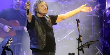 Σοβαρό πρόβλημα υγείας για τον Παπακωνσταντίνου: Ακυρώνει όλες τις καλοκαιρινές συναυλίες