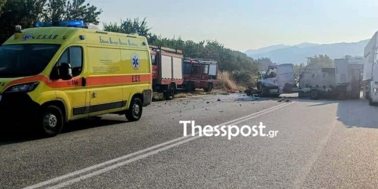 Οικογενειακή τραγωδία στις Σέρρες, μητέρα και γιος νεκροί από μετωπική φορτηγού με ΙΧ - Βίντεο ντοκουμέντο από τη στιγμή της σύγκρουσης 1 troxaio serres 750x375 1