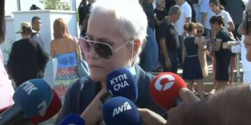 Θρήνος: Πέθανε η Πόπη Χριστοφόρου – Η μητέρα των δίδυμων που σκοτώθηκαν σε έκρηξη στη Ναυτική Βάση στο Μαρί