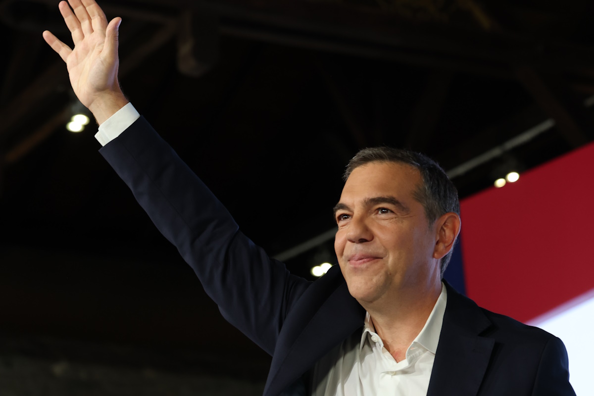 Alldaynews.gr Ο πρόεδρος της Ελληνικής Αριστερής Συμπαράταξης, Αλέξης Τσίπρας παρουσιάζει το οικονομικό πρόγραμμα του κόμματος σε ειδική εκδήλωση στη Θεσσαλονίκη