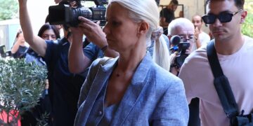 «Βλέπω, ότι έχεις λίγο θηλυκότητα πάνω σου – Αν δεν κάνουμε γρήγορα πλασμαφαίρεση, θα γίνεις γκέι» – Νέα μαρτυρία για τη γιατρό του Μαζωνάκη