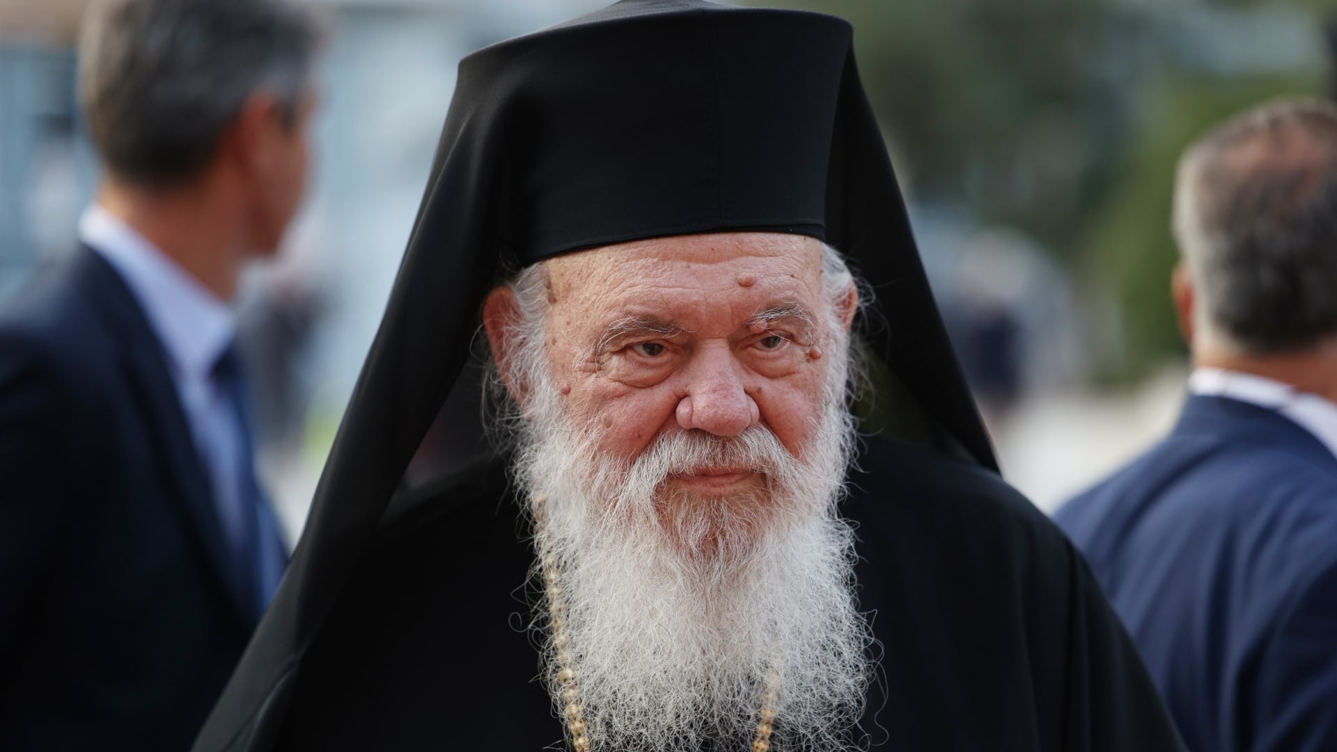 Όλοι υποκλίνονται στον Αρχιεπίσκοπο Αθηνών - Είπε τη μεγαλύτερη αλήθεια για τη ζωή του Μαζωνάκη και όλοι τον χειροκρότησαν 1 ieronymos