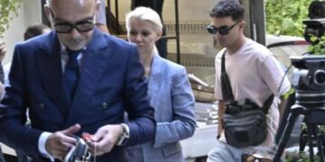 Θάνατος Μαζωνάκη: «Μας παραπλάνησαν – Δεν είδαμε ποτέ μηχανήματα πλασμαφαίρεσης στην αυτοψία» λέει ο ΙΣΑ για το ιατρείο