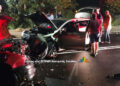 ΕΚΤΑΚΤΟ: Σφοδρό τροχαίο – Μετωπική σύγκρουση δύο ΙΧ – 1 παιδί ανάμεσα στα θύματα (video)