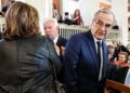 Εκθέτει την κυβέρνηση με το λάθος του: Γελάει σε μια γωνία ο Σαμαράς