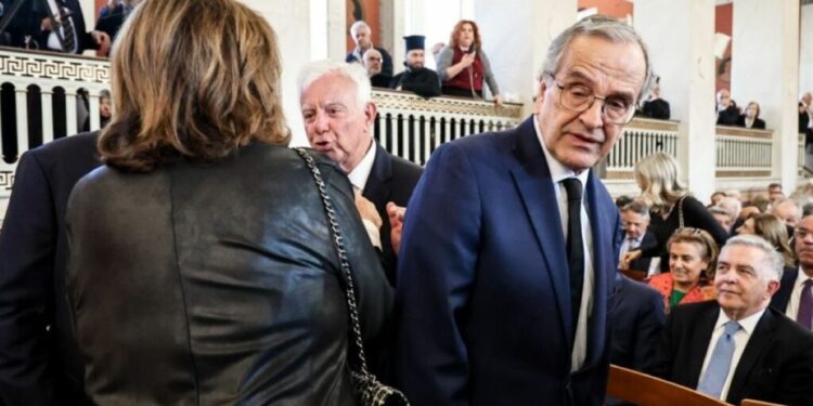 Εκθέτει την κυβέρνηση με το λάθος του: Γελάει σε μια γωνία ο Σαμαράς