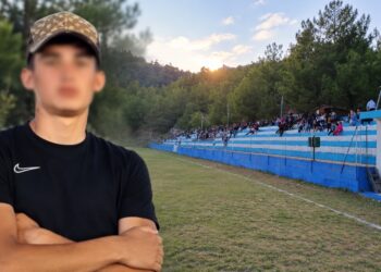 Όλοι στο πλευρό του: Κρίσιμες ώρες για τον 16χρονο ποδοσφαιριστή που χτύπησε σε αγώνα – Δεν έχει ανακτήσει τις αισθήσεις του – Τι λένε οι γιατροί