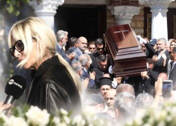 Η Βίσση νιώθει και μιλάει με το πνεύμα του Μαζωνάκη: «Δεν θα ξεχάσω…» – Η σπαρακτική δήλωση μετά την αγρυπνία (video)