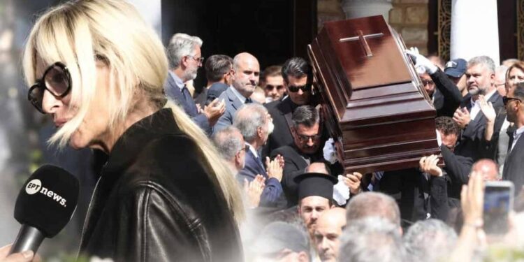 Alldaynews.gr Η Βίσση νιώθει και μιλάει με το πνεύμα του Μαζωνάκη: «Δεν θα ξεχάσω…» – Η σπαρακτική δήλωση μετά την αγρυπνία (video)
