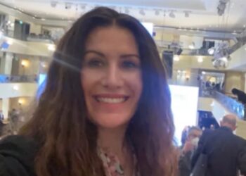 «Θα καταλήξουμε άσχημα, ψυχή μου»: «Σεισμός» στην Αλβανία με το ερωτικό θρίλερ με την πρώην αρχηγό μυστικών υπηρεσιών