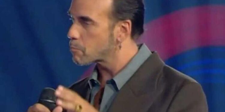 The Voice – Ράκος ο Μουζουράκης για τον Μαζωνάκη: «Βρισκόμαστε ακόμα σε σοκ»