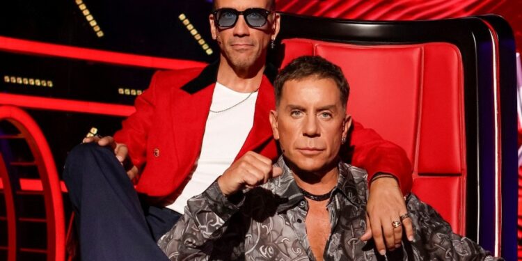 The Voice: Τι χρωστάει ο Μουζουράκης στον Μαζωνάκη κι ένα ντουέτο που μας γονάτισε
